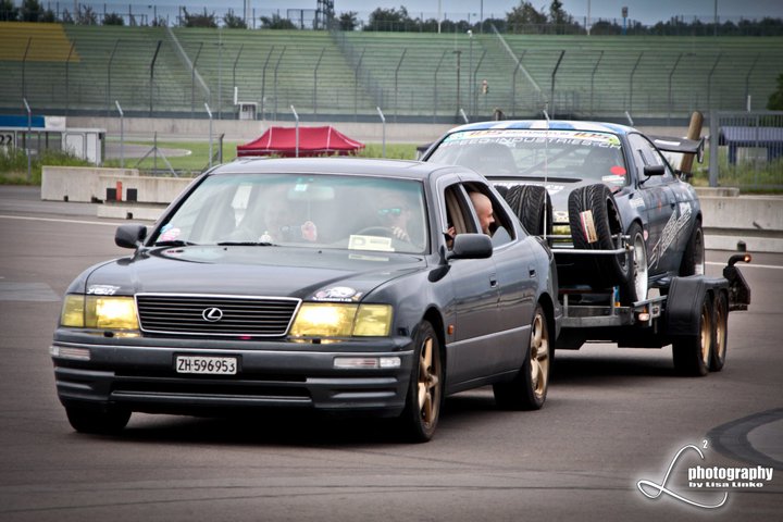 282063_247500335270623_100000319760632_904179_1534903_n